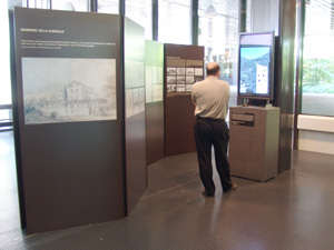 DSC05695_garbald-ausstellung_plasma_bildschirm_small.jpg
